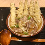 あごだしうどん - 肉ごぼううどん