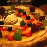 果実倶楽部818 - デザートみたいなフルーツピザが人気！