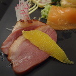 カジュアルフレンチ アミューズ - 鴨の燻製オレンジ添え