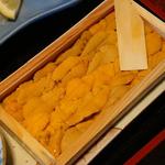 伊豫水軍 - 雲丹板一枚を炊き立て釜飯に投入