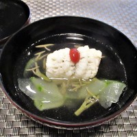 やすい - お昼のおまかせコース 2,700円（税込）：鱧とジュンサイの椀物。　　　　　　2019.07.15