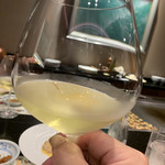 ステーキハウスハマ - 白ワインもいただきます