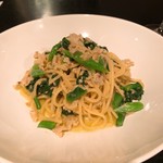山下食堂 - 冷製 鶏ひき肉・つるむらさき・レモン・ピーナッツのスパゲッティーニ