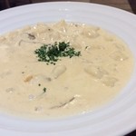 Gnocchi with porcini mushrooms and 4 kinds of cheese cream sauce