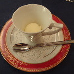 カジュアルフレンチ アミューズ - 口直しの柚子シャーベット