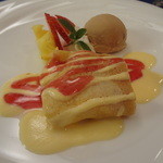 カジュアルフレンチ アミューズ - メープルアイスとリンゴのクレープ