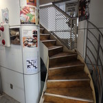 Harasu Ya - ２階お店への階段