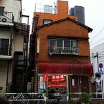 店の外観