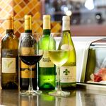 五條家 - ドリンク写真:こだわりのワインを常時25種類以上ご用意しています。