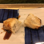 寿司処 やまざき - おまかせ６０００円。穴子。塩とツメでいただきます。普通に美味しかったです(^｡^)。舌が超えちゃいましたね（笑）