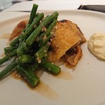 111788153 - メイン「ローストチキン、インゲンのサラダ仕立て」