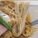 宍道湖しじみ中華蕎麦 琥珀 - 麺