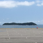 オモテナシヌードル まつじ - 三河大島が綺麗に見えました