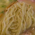 はまんど - 白湯そばの麺は細麺