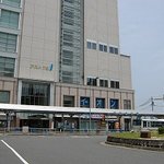 Tsu Miyabi - 近鉄津駅東口を出て左に見える、一番大きなビルです。