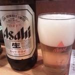 母や - まずは大瓶で　こちらはアサヒスーパードライ