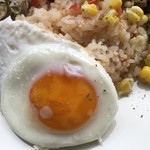 カフェアンドショップ ロータスランド - 2019/07/17
      今週のおまかせ 550円
      【夏野菜たっぷり！アジアンプレート】
      ・トマトライスと大豆ミートそぼろ
      ・目玉焼き
      ・大なすの厚切りステーキ
      ・ピリ辛ポテトフライ
      ・オニオンスープ