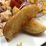 カフェアンドショップ ロータスランド - 2019/07/17
      今週のおまかせ 550円
      【夏野菜たっぷり！アジアンプレート】
      ・トマトライスと大豆ミートそぼろ
      ・目玉焼き
      ・大なすの厚切りステーキ
      ・ピリ辛ポテトフライ
      ・オニオンスープ