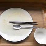 カフェアンドショップ ロータスランド - 2019/07/17
      今週のおまかせ 550円
      【夏野菜たっぷり！アジアンプレート】
      ・トマトライスと大豆ミートそぼろ
      ・目玉焼き
      ・大なすの厚切りステーキ
      ・ピリ辛ポテトフライ
      ・オニオンスープ