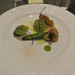 アキヒサ ハンダ - 芦別産花ズッキーニのファルシとヤングコーンのフリット