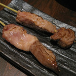 炭火焼専門食処 白銀屋 - まぐろトロー串百八十円