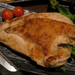 炭火焼専門食処 白銀屋 - 大山鶏の刺身ステーキ七百八十円