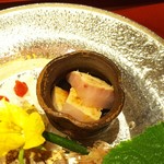 馳走なかむら - 胡瓜の葉の下にむつの昆布締め