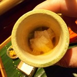 馳走なかむら - 竹の筒の中には、うり、くらげ、長芋、生姜酢