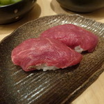 肉寿司 - 赤身（馬）