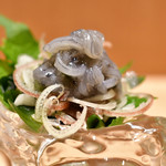 黒おでんと四季彩料理 まるだい - 静岡産生しらすの塩辛@780円：寄りで。