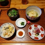 Shokudou Shinta - 季節の炊き込みご飯と彩り小鉢(3品)　\1,000