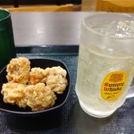 なか卯 - 角ハイボール、唐揚げ（5個）