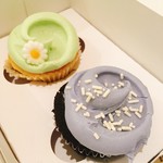 MAGNOLIA BAKERY  - ２個用の箱に入れてくれました