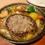 Furaingu Gaden - 1日分の野菜が取れるバンバーグカレー(890円）