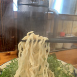 中華蕎麦 春馬 - 麺上げ⤴️