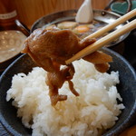 ヤマタカ食堂 - コリッとした食感の地鶏