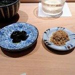 匠 進吾 - 酒肴は鮑の肝醤の油ヅケ、ボタン海老の頭のミンチ