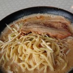 ラーメンダイニング絆 - 麺はこんな感じ