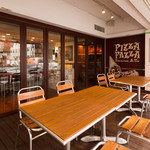 PIZZA PAZZA - テラス席