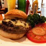 111841084 - マッシュルームチーズバーガー（１４９ｇ）￥１４４０