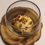 レスト ケイ ヤマウチ - 軽いスパイスと柑橘(レモンのジュレとバジル)のエスプーマ