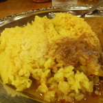 カルータラ - レンズ豆カレーとチキンカレー