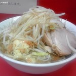 ラーメン二郎 - ラーメン小(豚2枚)「ニンニク」(700円) 2011/08