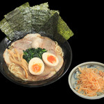 麺侍 誠 - よくばりラーメン（醤油とんこつ）