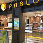 焼きたてチーズタルト専門店 PABLO - 店頭