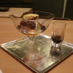 銀座 kappou ukai - とうふ屋うかいの豆乳豆腐、フルーツみつ豆、黒蜜