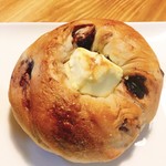 ル・プチメック - ブルーベリーとクリームチーズのベーグル  270円