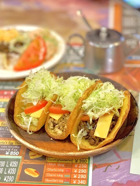 沖縄一 いや恐らく日本一美味しいタコス 一口食べると衝撃の美味しさに驚きます By グルメ大家さん チャーリー多幸寿 チャーリータコス 沖縄市 メキシコ料理 食べログ