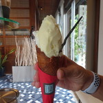 凜太郎 - 石垣パインとココナッツミルク　プレーンワッフルコーン