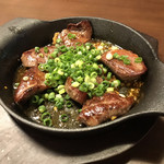 Taishuu Steak Nikuno Suke - 厚切り牛タンガーリック焼き